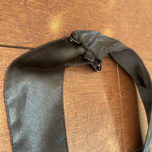 Halter dress - Picture 4 of 7